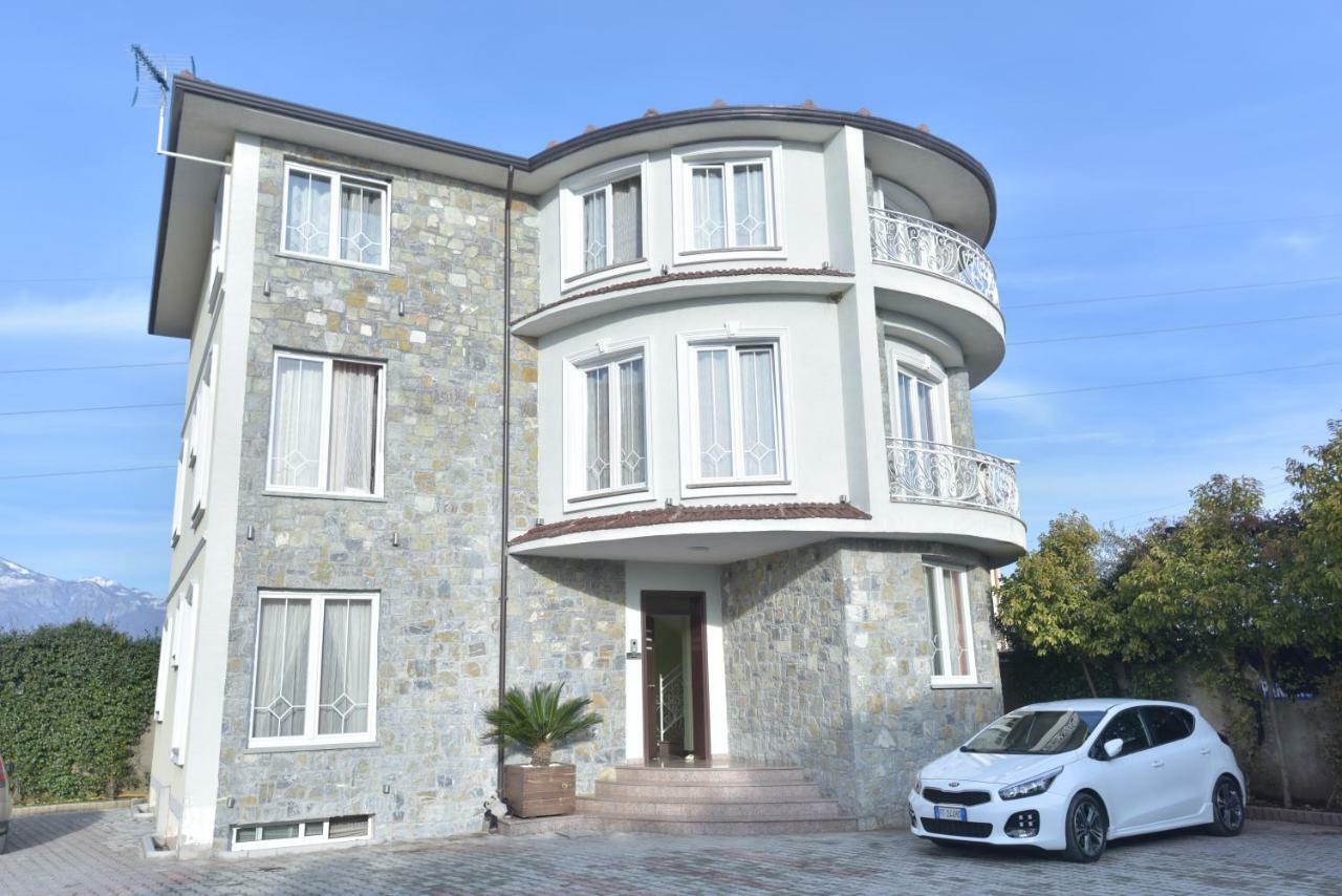 Hotel Emigranti Shkoder Exterior photo